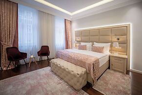 Golden Key Boutique Hotel