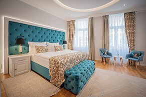 Golden Key Boutique Hotel