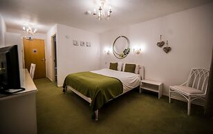 Gray Manor Hotel