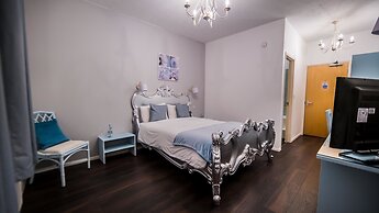 Gray Manor Hotel