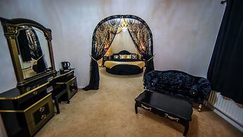 Gray Manor Hotel