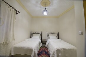 Kamelya Cave Hostel - Adults Only