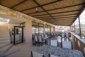 Kamelya Cave Hostel - Adults Only