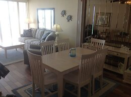 0104 Waters Edge Resort 1 Bedroom Condo by RedAwning