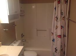 0104 Waters Edge Resort 1 Bedroom Condo by RedAwning