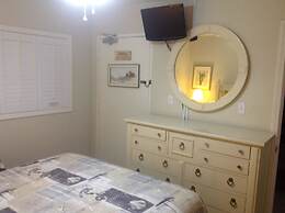 0104 Waters Edge Resort 1 Bedroom Condo by RedAwning