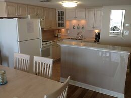 0104 Waters Edge Resort 1 Bedroom Condo by RedAwning