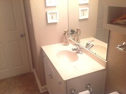 0104 Waters Edge Resort 1 Bedroom Condo by RedAwning