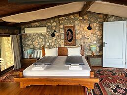 Kale Lodge - Adults Only