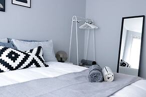 Spacious Townhouse - Netflix & Parking