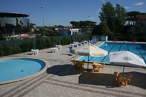 Camping Village Versilia Mare