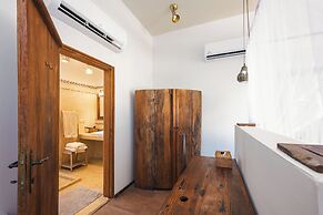Clove Island Villas & SPA