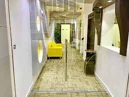 Queen Stay Apartments