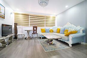 Queen Stay Apartments