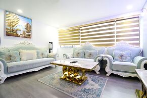 Queen Stay Apartments