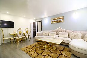 Queen Stay Apartments