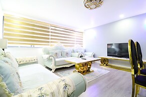 Queen Stay Apartments