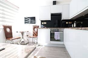 Queen Stay Apartments