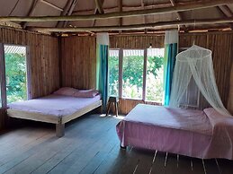 Vanilla Jungle Lodge - Bed & Breakfast