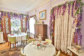 Mathis House, A Victorian Bed & Breakfast and Tea Room at 600 Main