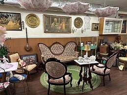 Mathis House, A Victorian Bed & Breakfast and Tea Room at 600 Main