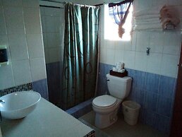 Over The Hill - Guesthouse & Residence