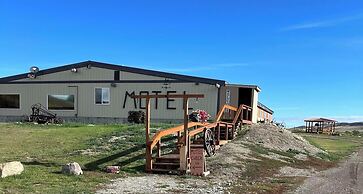 Hooks Hideaway Motel