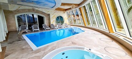 KRUPÓWKA MOUNTAIN RESORT - Widokowy hotel z basenami i wellness