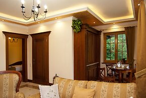 KRUPÓWKA MOUNTAIN RESORT - Widokowy hotel z basenami i wellness