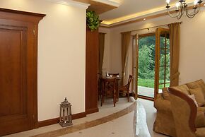 KRUPÓWKA MOUNTAIN RESORT - Widokowy hotel z basenami i wellness