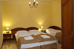 KRUPÓWKA MOUNTAIN RESORT - Widokowy hotel z basenami i wellness