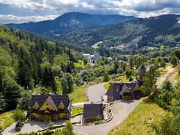 KRUPÓWKA MOUNTAIN RESORT - Widokowy hotel z basenami i wellness