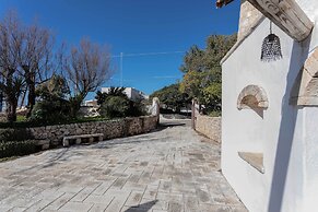 Emma's Villa facing the sea with swimming pool