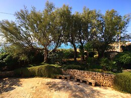 Emma's Villa facing the sea with swimming pool