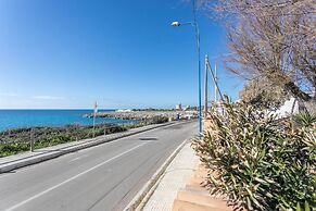 Emma's Villa facing the sea with swimming pool