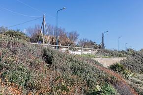 Emma's Villa facing the sea with swimming pool