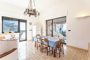 Emma's Villa facing the sea with swimming pool