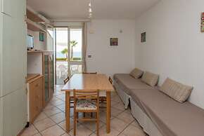 Trilocale Isola di Pazze PT fronte mare