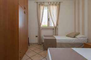 Trilocale Isola di Pazze PT fronte mare