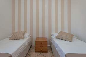 Trilocale Isola di Pazze PT fronte mare