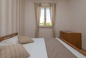 Trilocale Isola di Pazze PT fronte mare