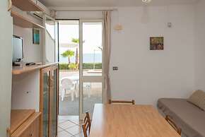 Trilocale Isola di Pazze PT fronte mare