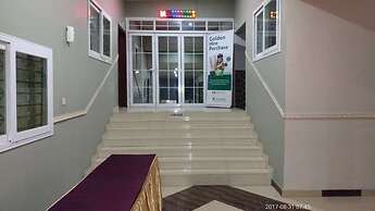 Obaa'S Golden Plaza Hotel