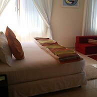 Obaa'S Golden Plaza Hotel