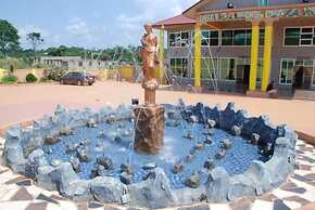Obaa'S Golden Plaza Hotel
