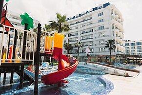 Grand Blue FAFA Resort & Spa