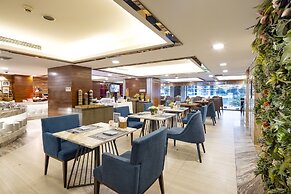 Winsuites Sai Gon Hotel