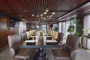 Winsuites Sai Gon Hotel