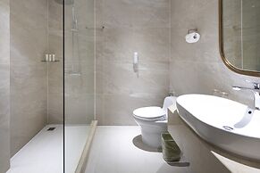 Winsuites Sai Gon Hotel