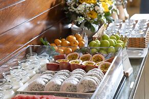 Winsuites Sai Gon Hotel